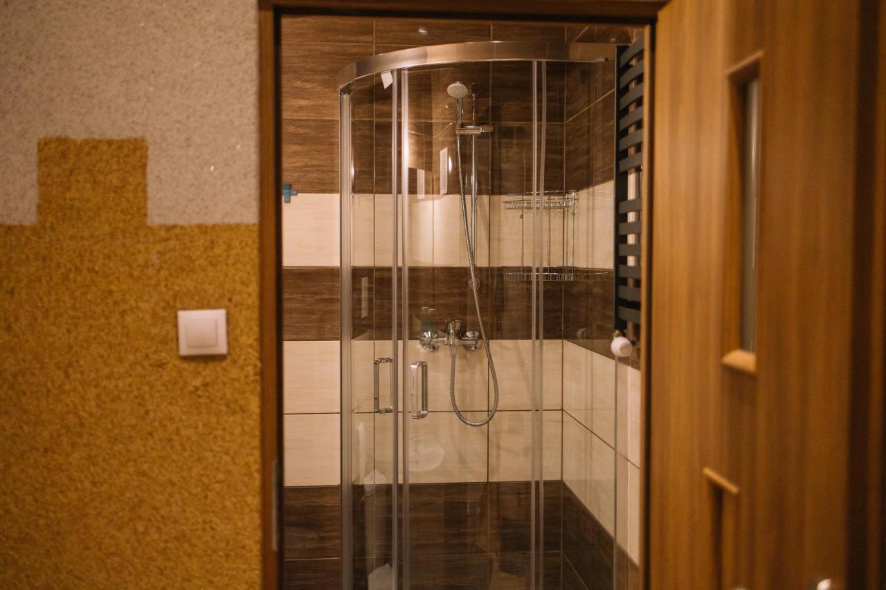 West13 Guest Rooms Krakow Dış mekan fotoğraf